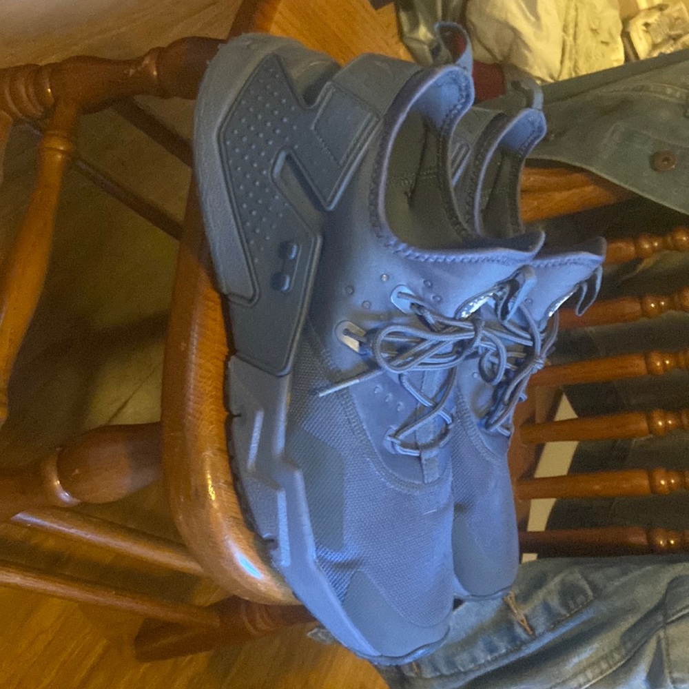 Nike shoes size 13